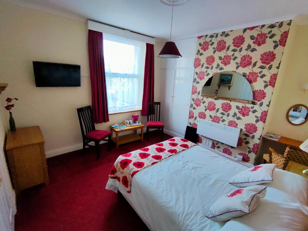 Bluestones room 3