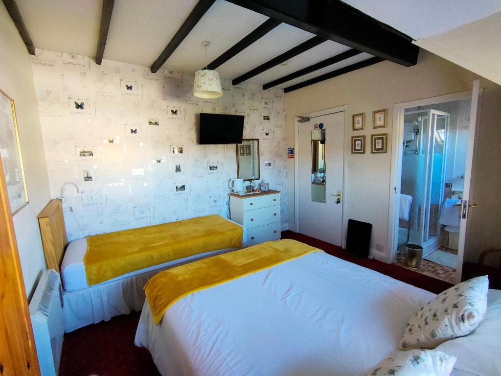 Bluestones room 5